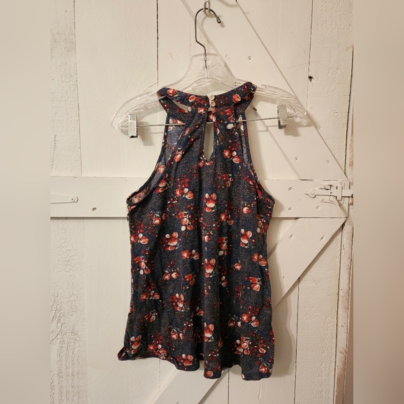 5/$25 Blue and Red Floral Top - Picture 2 of 6